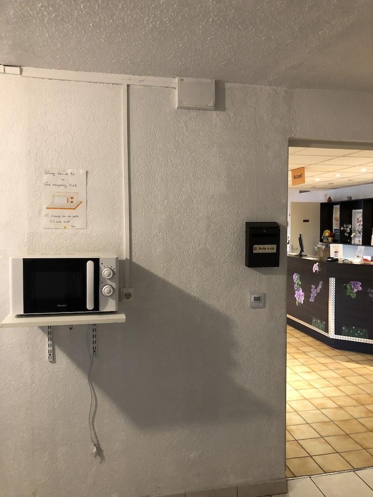 Hotel Bhoma Troyes La Chapelle-Saint-Luc Zewnętrze zdjęcie