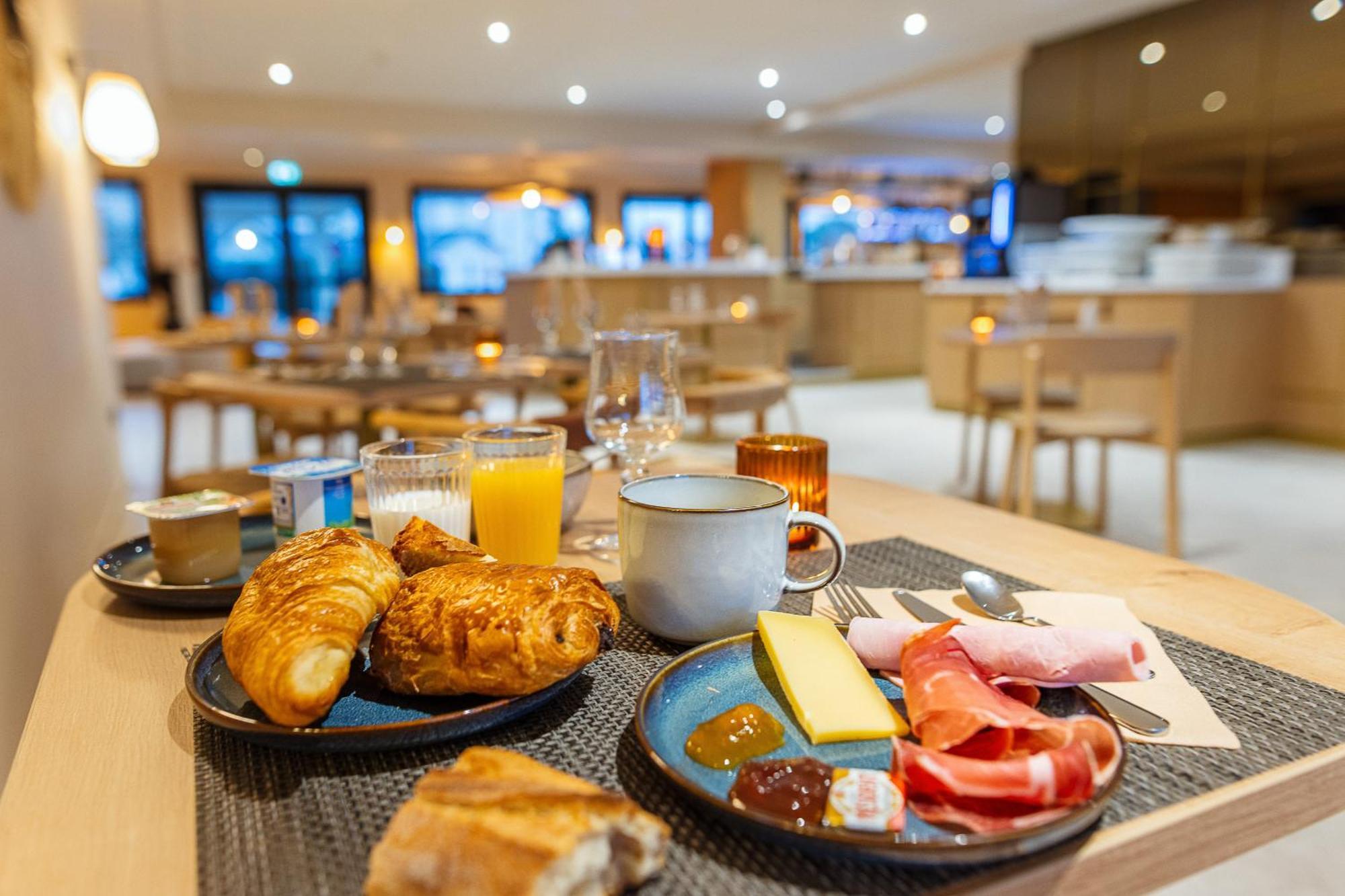 Hotel Bhoma Troyes La Chapelle-Saint-Luc Zewnętrze zdjęcie