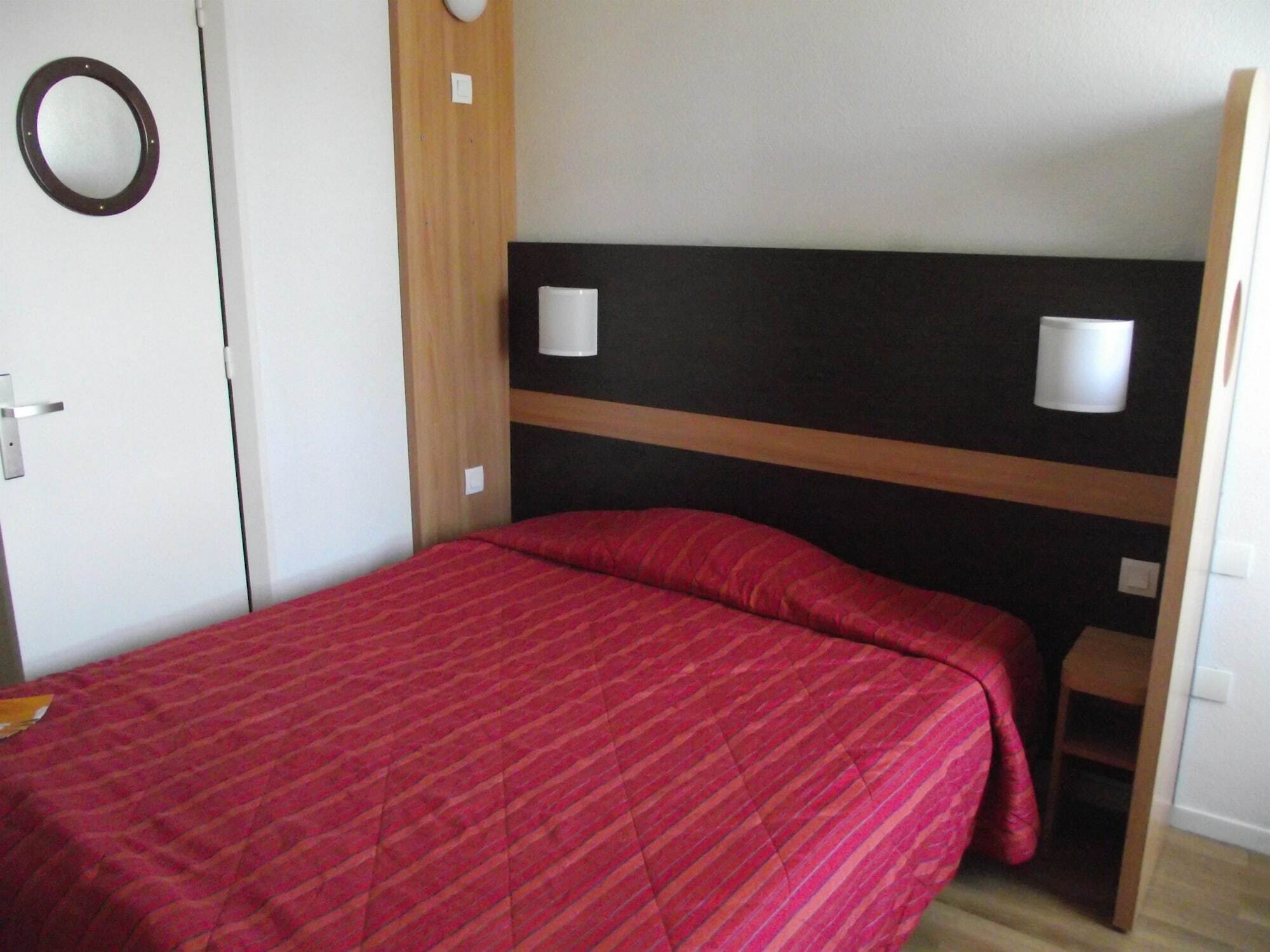 Hotel Bhoma Troyes La Chapelle-Saint-Luc Zewnętrze zdjęcie